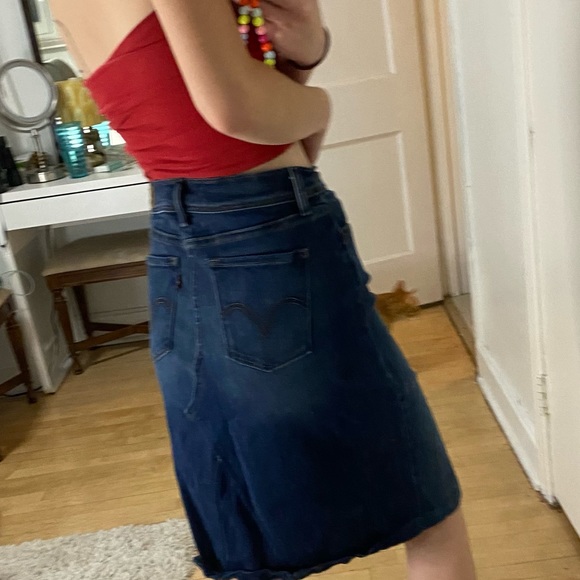 3/$19✨ Levi Midi Denim Skirt - Picture 4 of 12